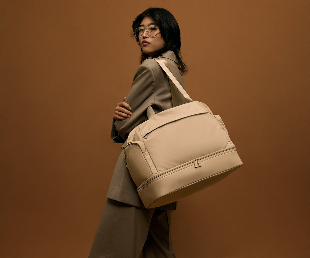 Away Featherlight Overnight Bag Crossbody Bag - Camel Brown