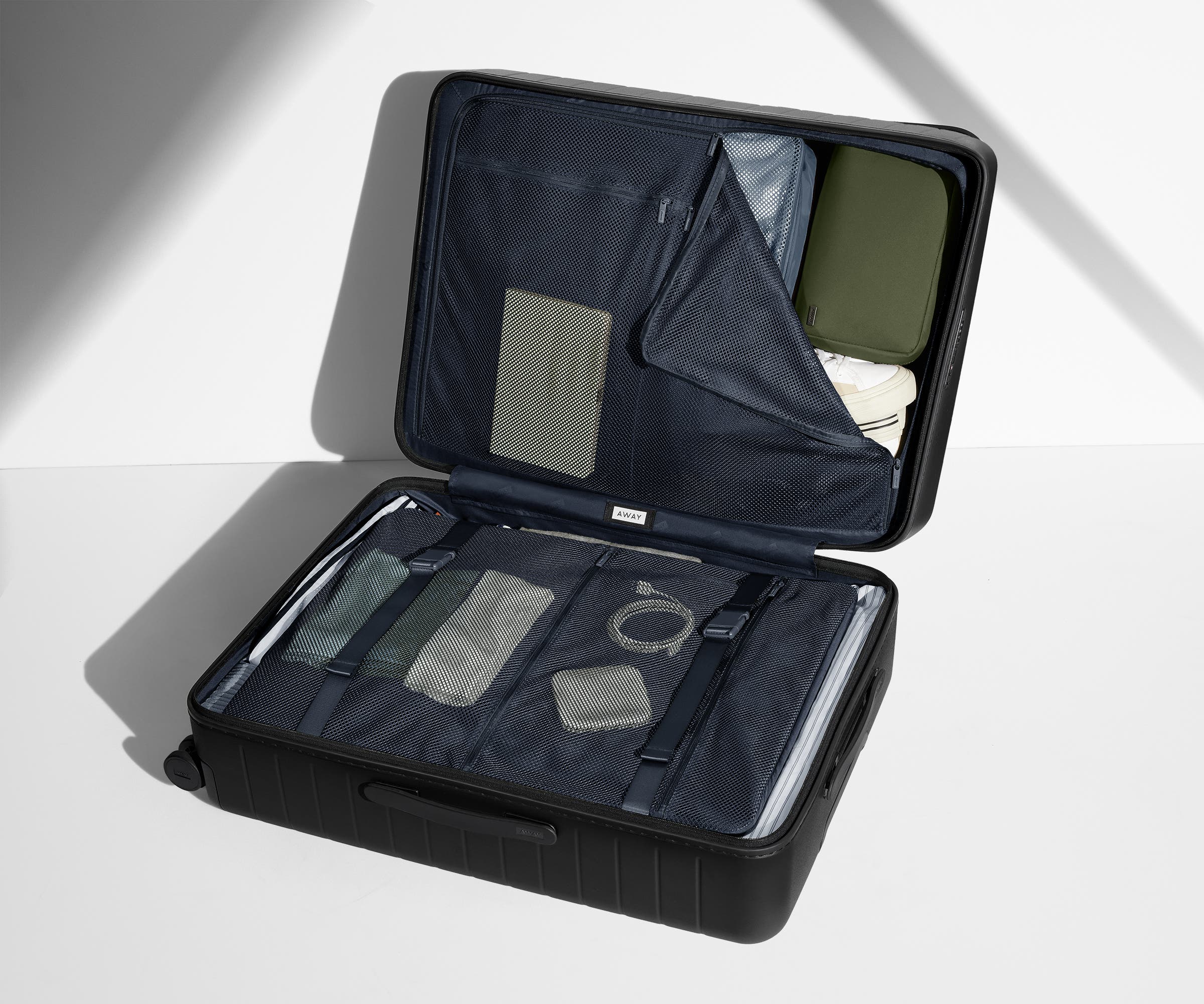 Away The Large Suitcase - Jet Black