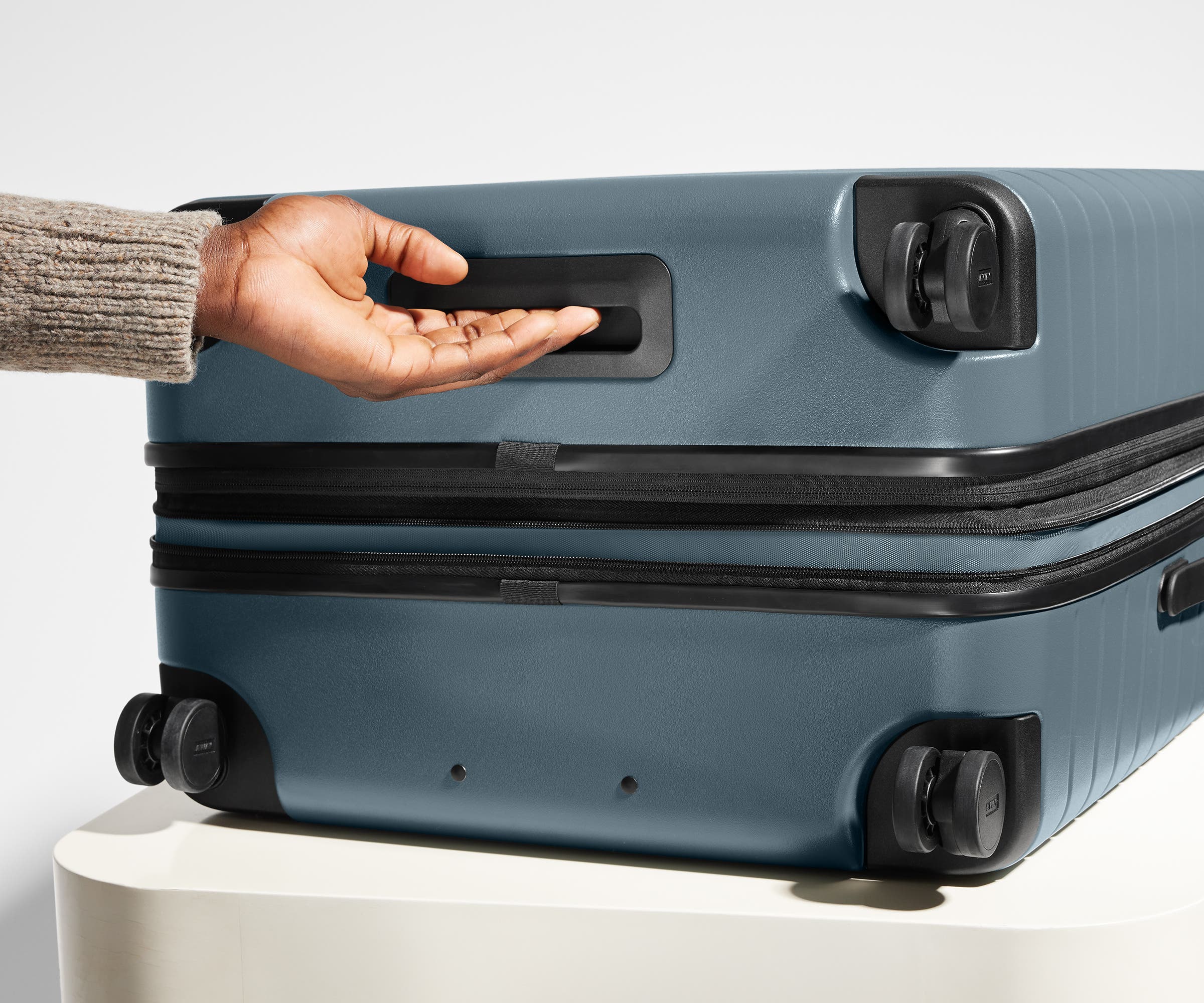 Away The Large Flex Suitcase - Coast Blue