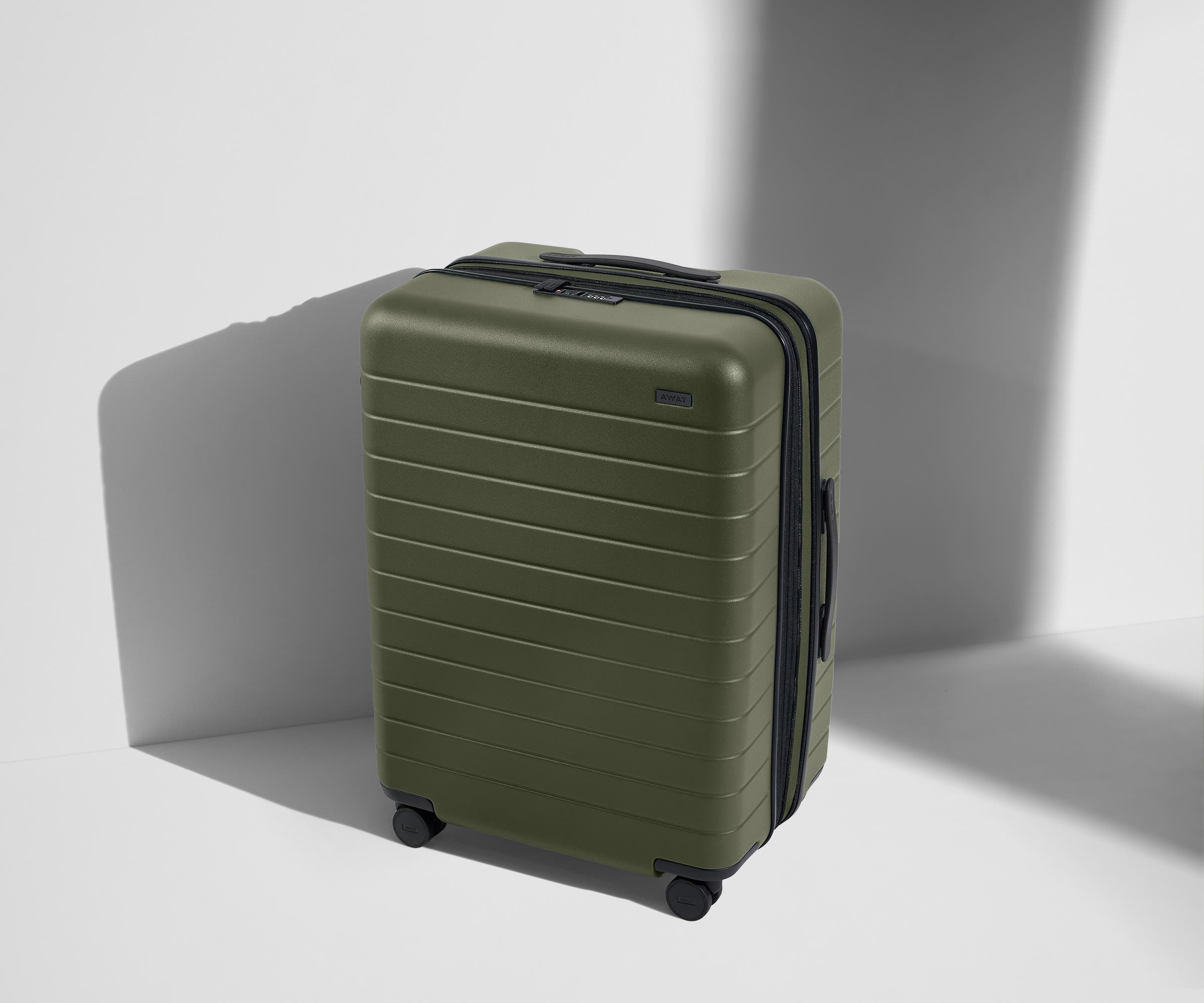 Away The Medium Flex Suitcase - Olive Green