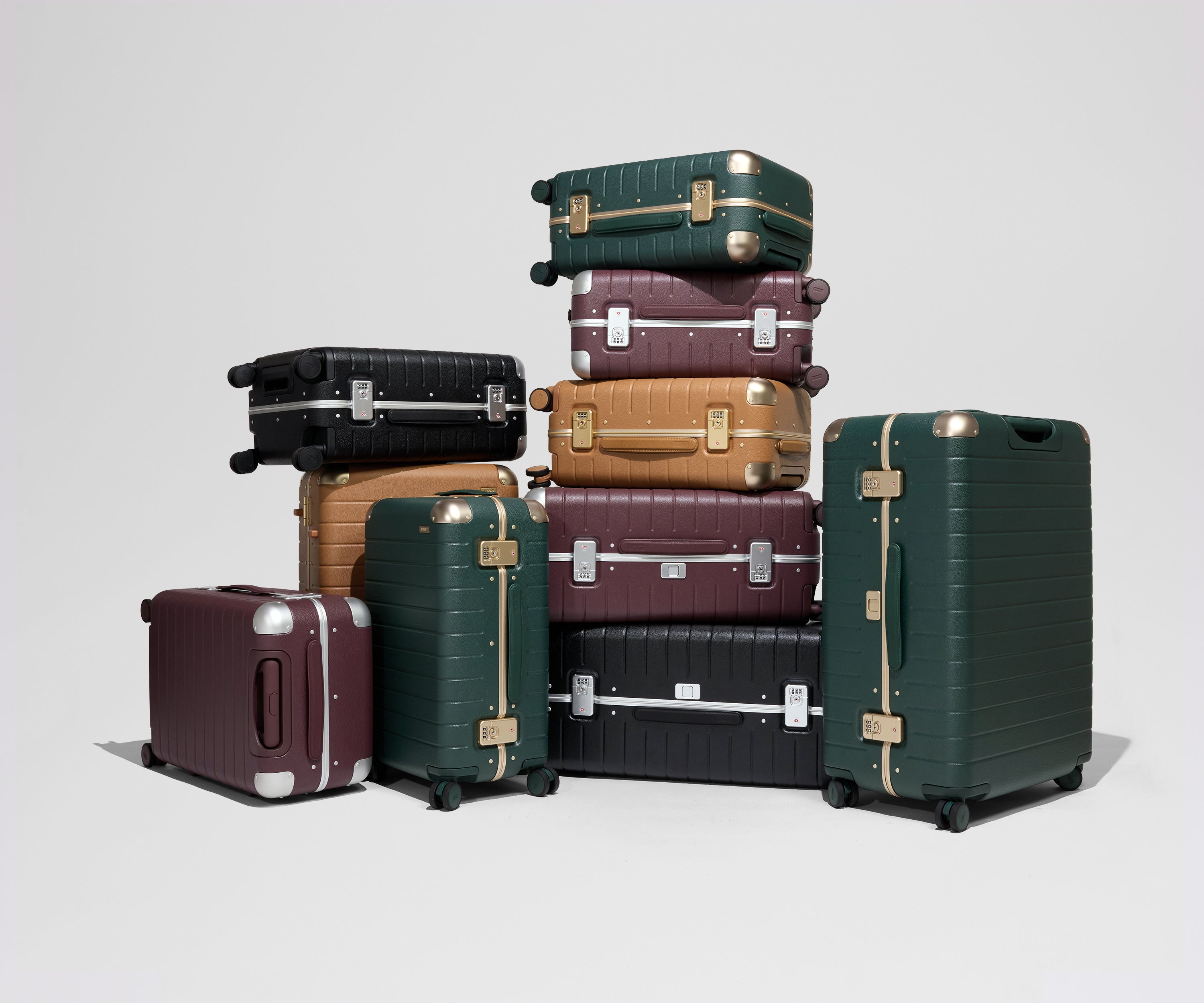 Away The Aluminum Edge Bigger Carry-On Suitcase - Ivy Green