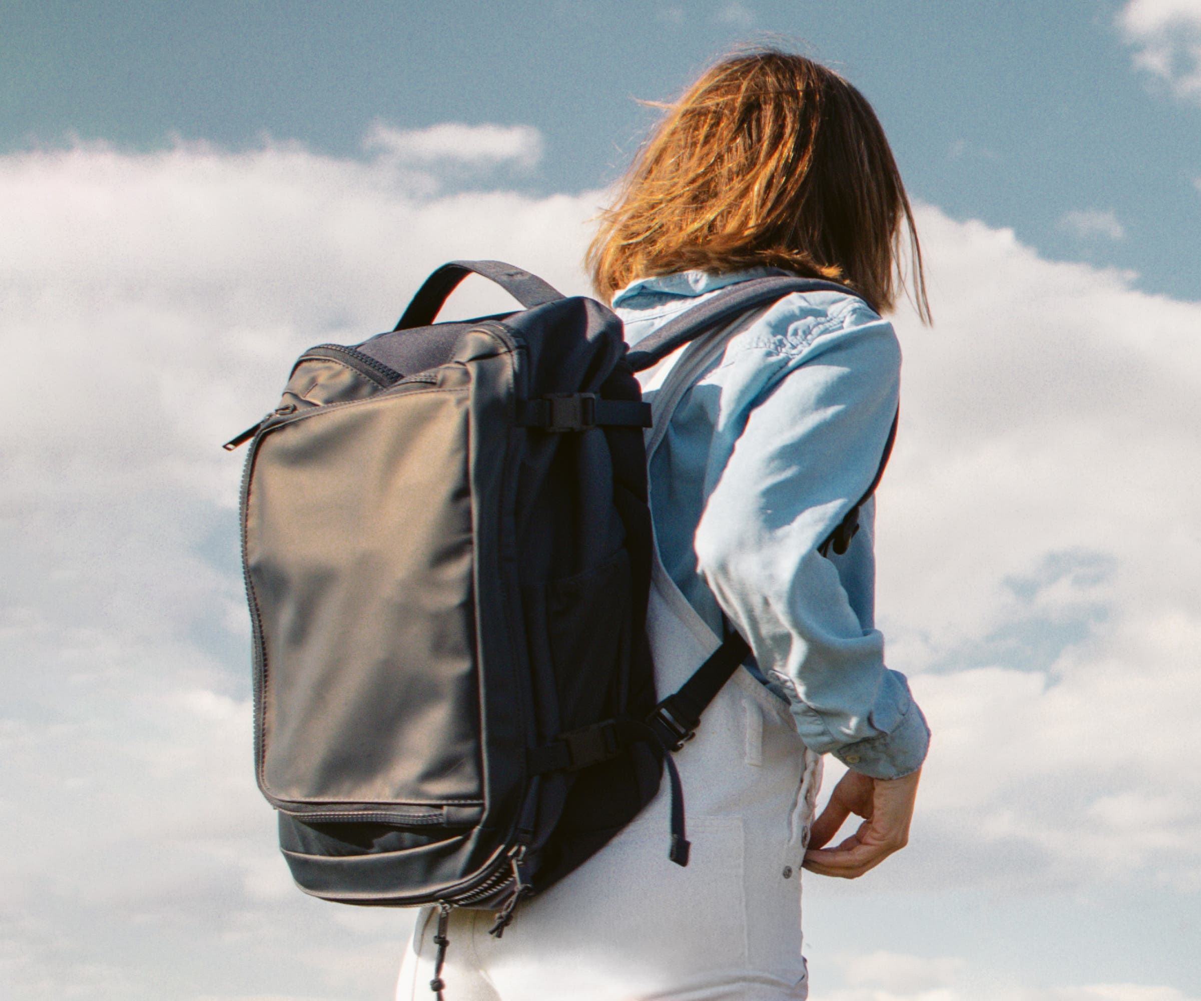 Away Active Convertible Backpack 25L in Navy Blue