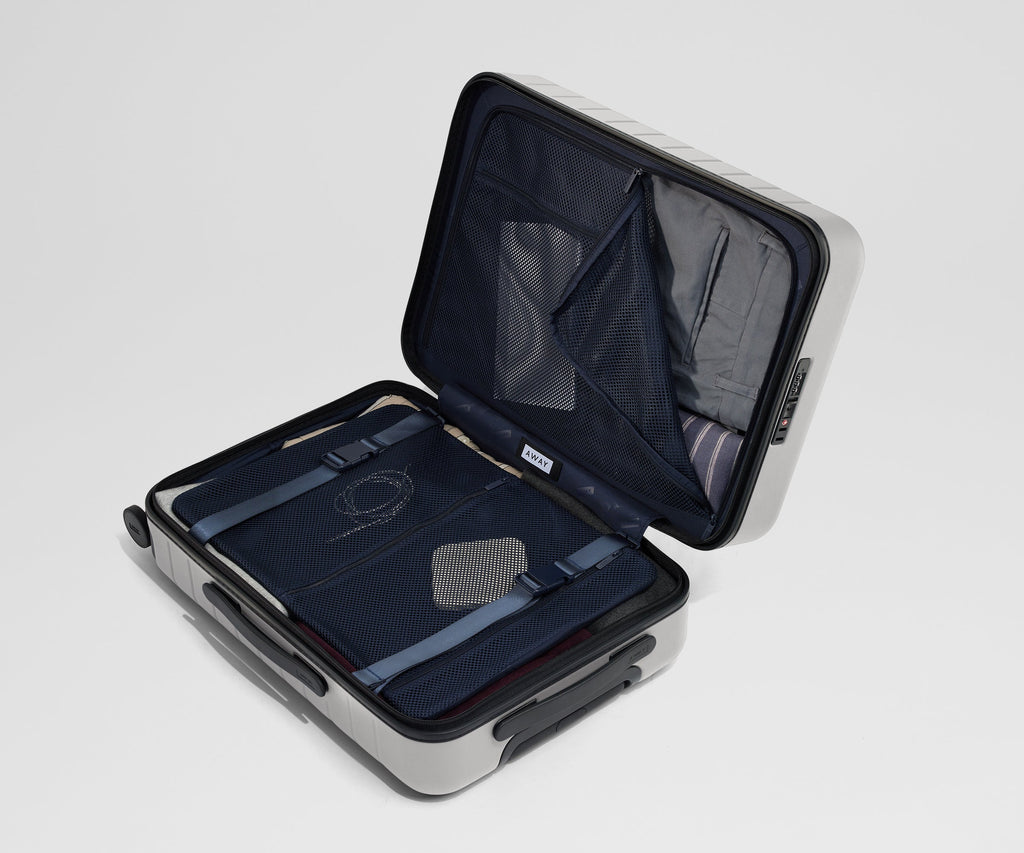 Away The Executive Bigger Carry-On Suitcase - Cloud Gray