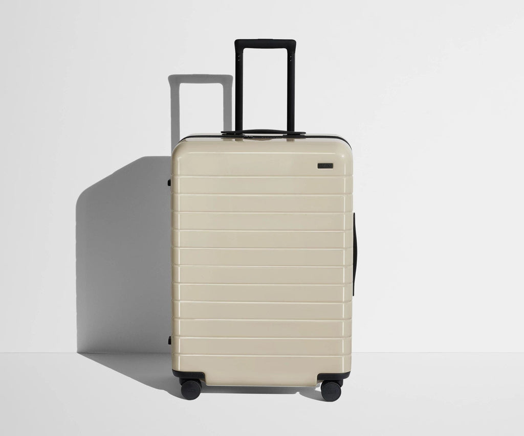 Away The Medium Suitcase - Salt White (Gloss)