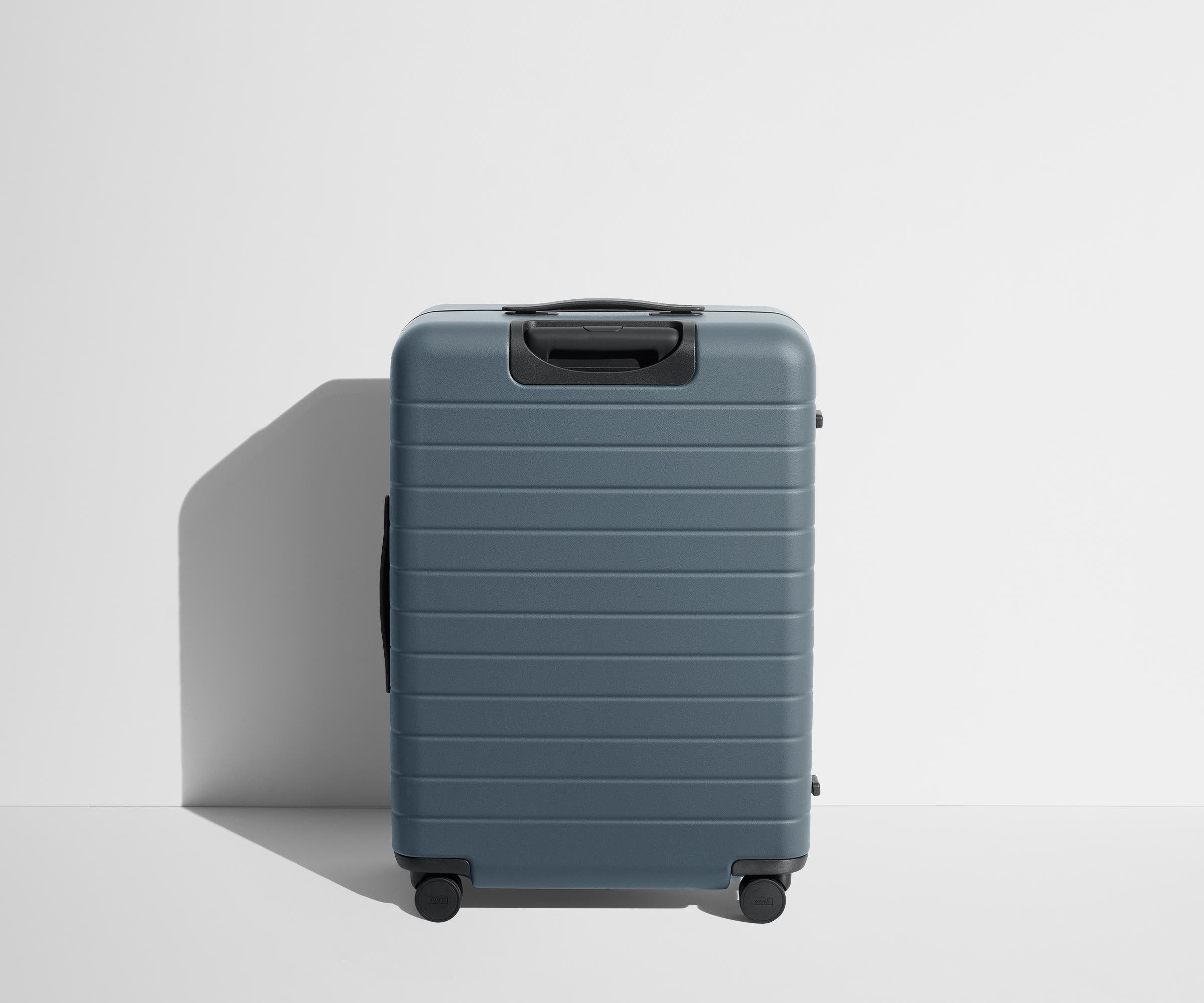 Away The Medium Flex Suitcase - Coast Blue