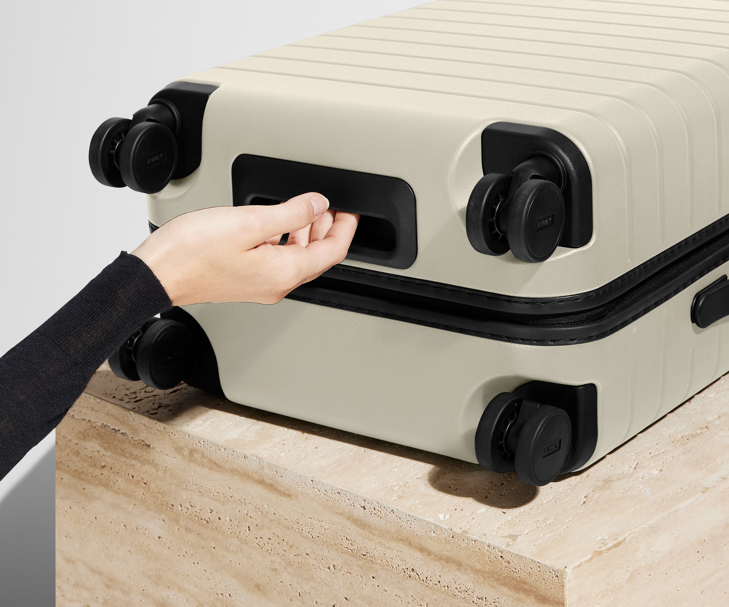 Away The Bigger Carry-On Suitcase - Salt White
