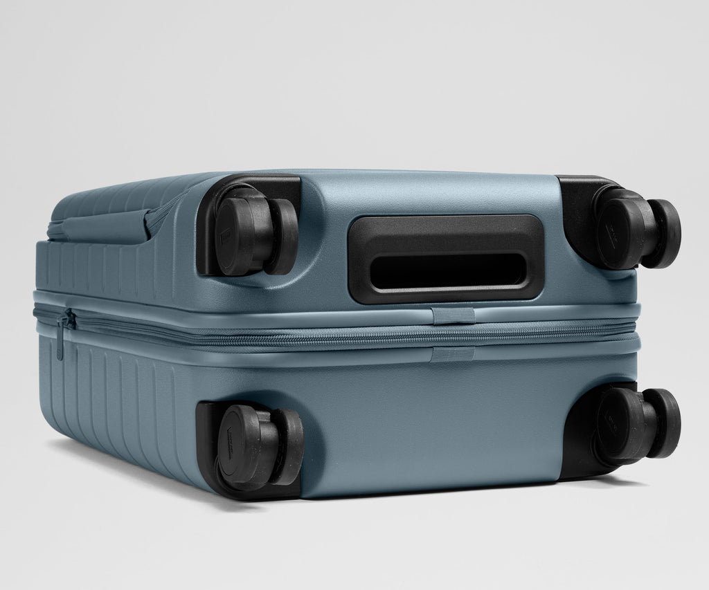 Away Smooth Departure Bundle Suitcase