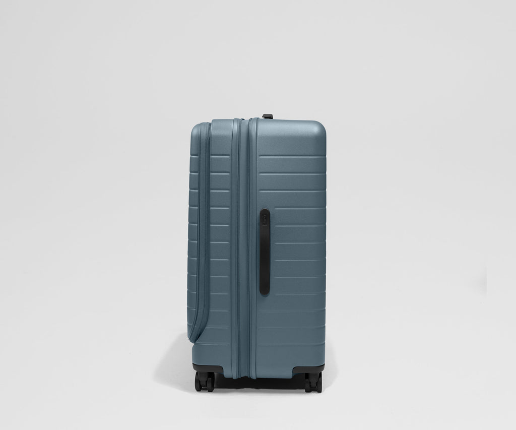 Away Smooth Departure Bundle Suitcase