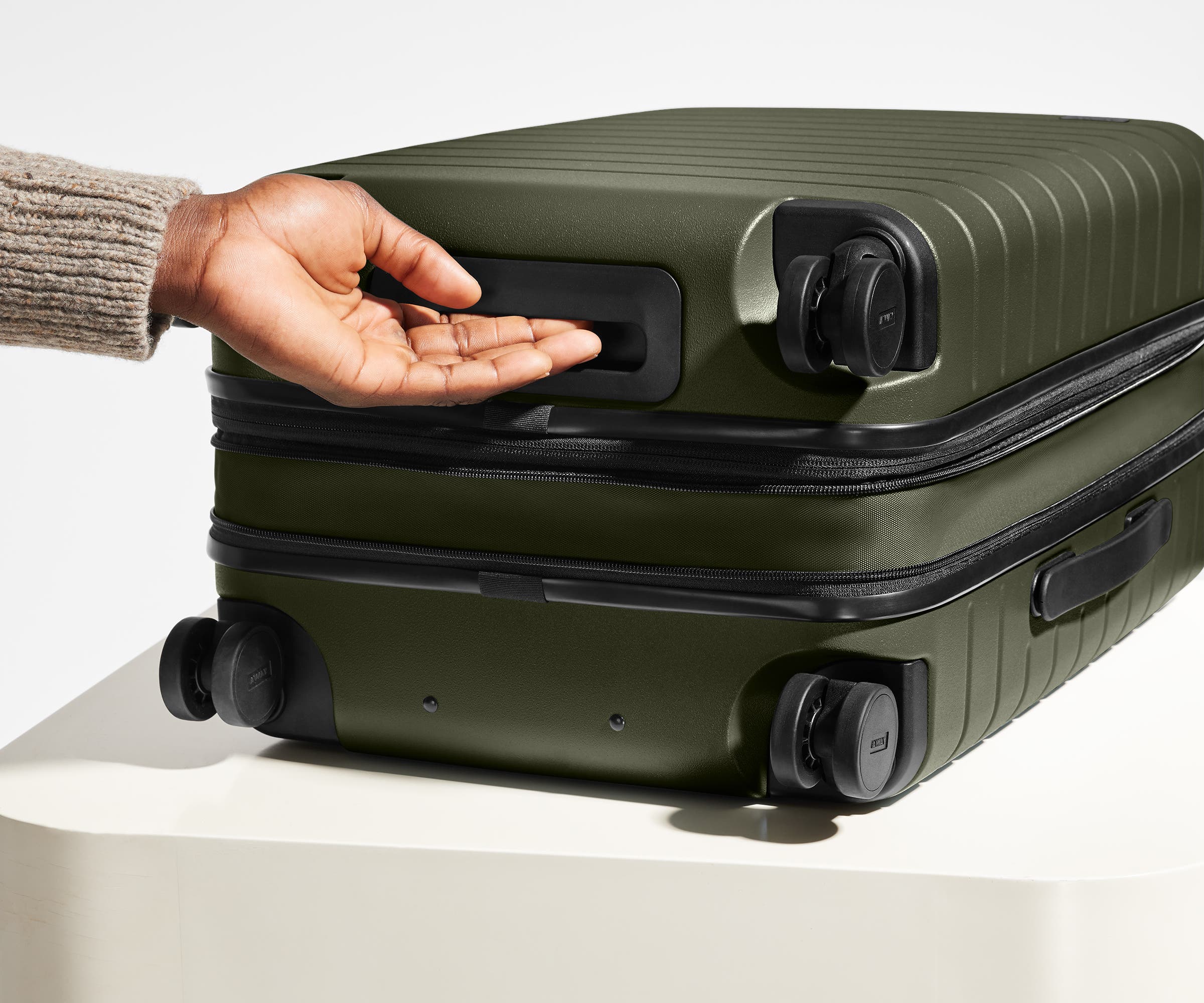 Away The Bigger Carry-On Flex Suitcase - Olive Green