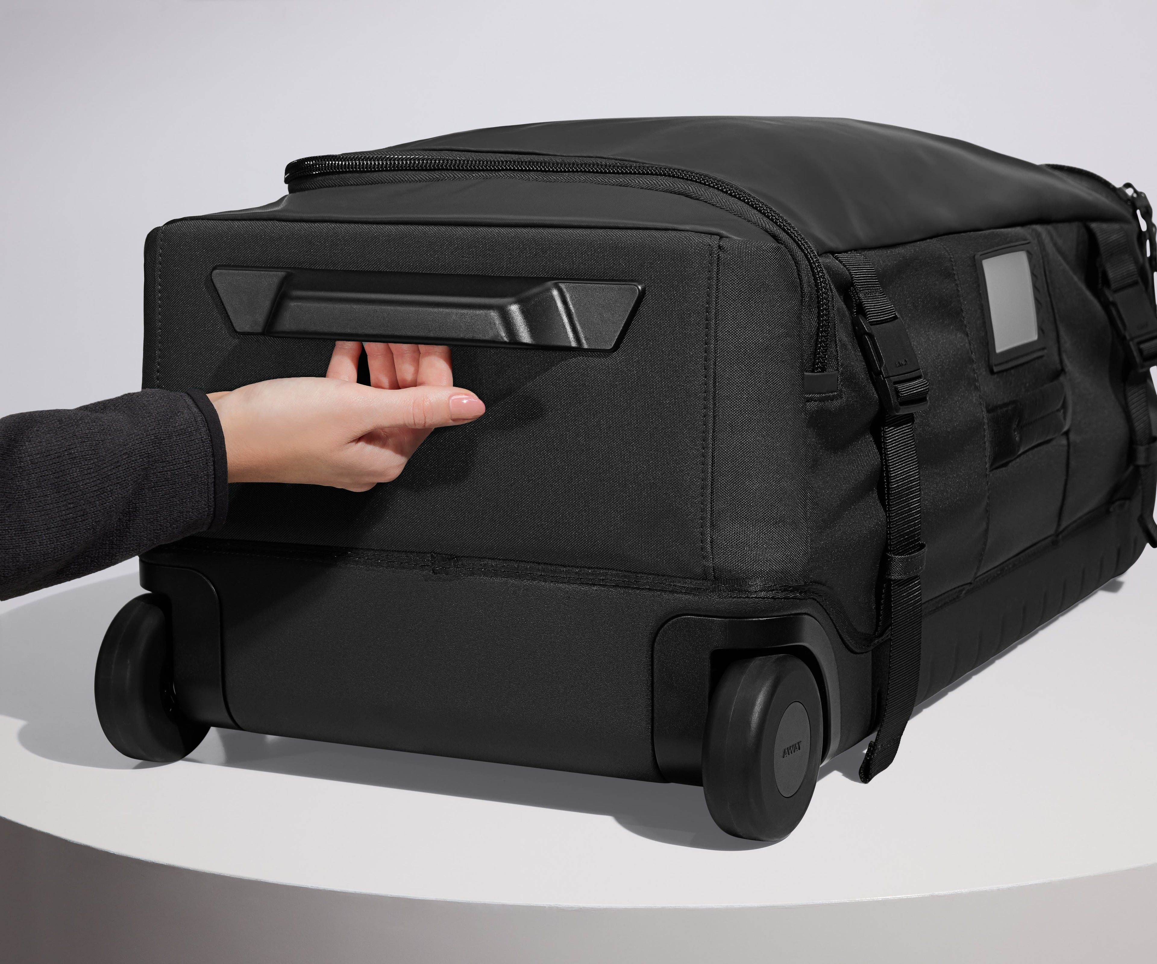Away Active Rolling Duffle 85L Duffel Bag - Jet Black